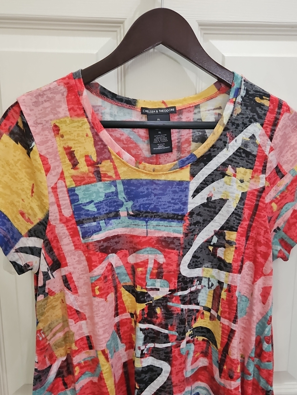 Chelsea & Theodore Multi Abstract Asymmetrical Hemline Top Sz XL - Picture 2 of 6